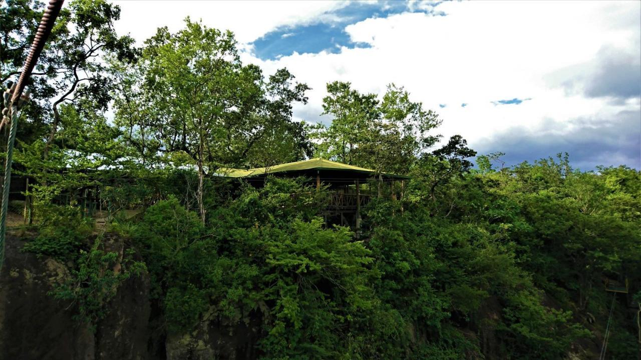 Canon De La Vieja Lodge Liberia Exterior photo